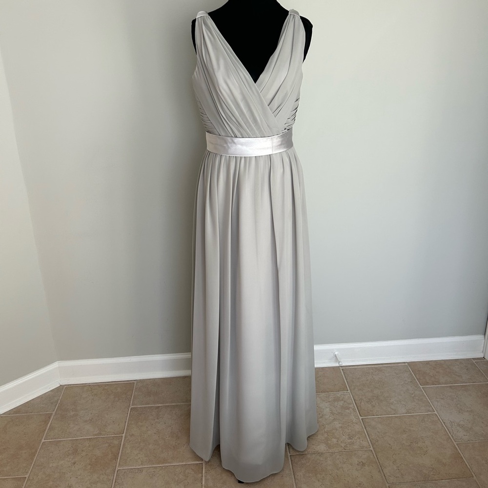 Elegant Silver Floor-Length Gown with Satin Waistband